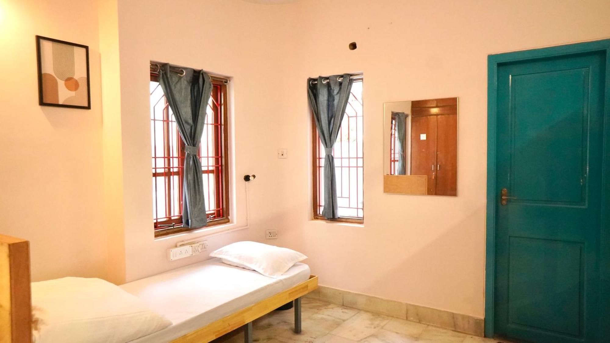 Roambay - Gokulam Hostel Mysore Luaran gambar